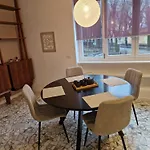 Charming Near The And Stadium Apartament *