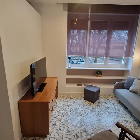 Charming Near The And Stadium Apartament *